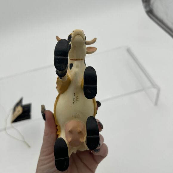 COW PARADE #7704 Mooing in the Rain 2005 W/Tag No Box -Raincoat, Umbrella, Boots - Picture 11 of 16